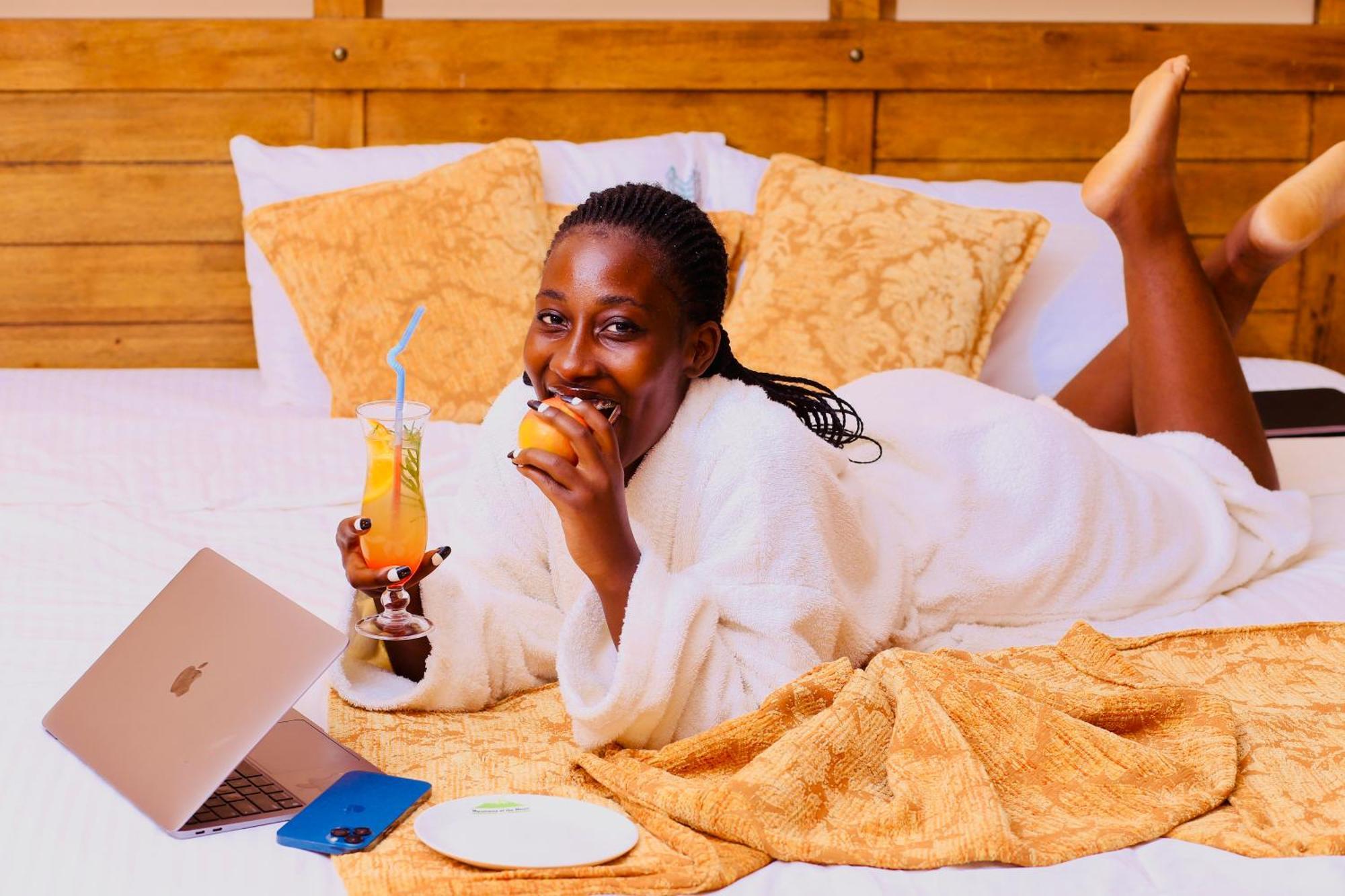 Mountains Of The Moon Hotel フォート・ポータル エクステリア 写真